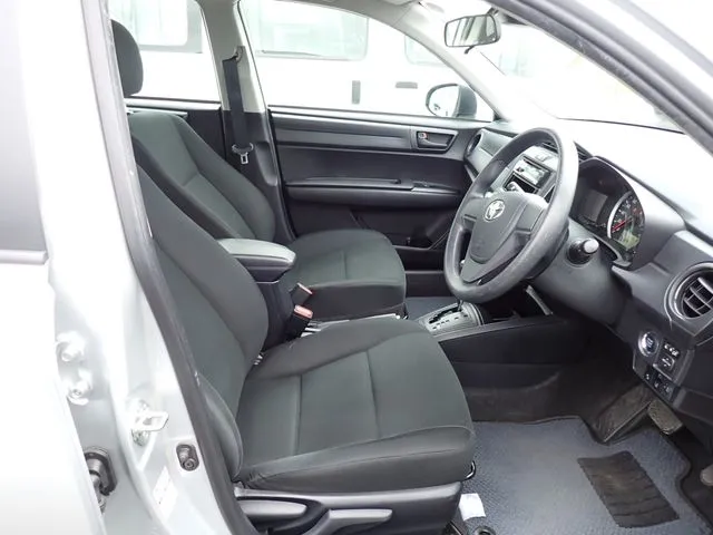 カローラアクシオ（トヨタ）の車両写真