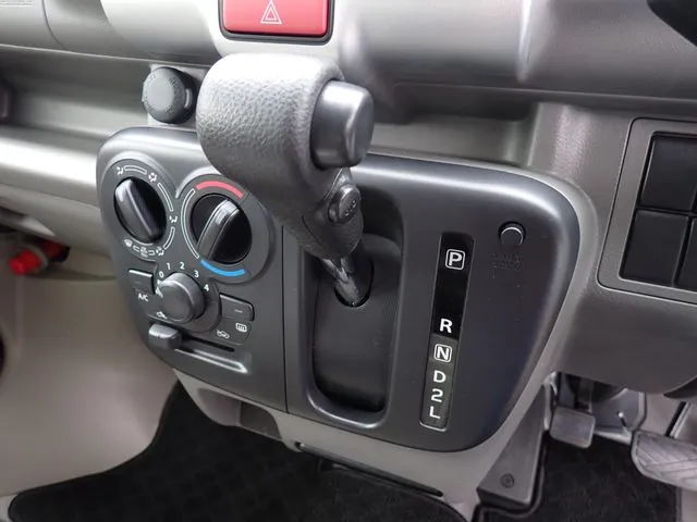 ＮＶ１００クリッパー（ニッサン）の車両写真