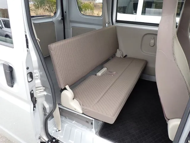 ＮＶ１００クリッパー（ニッサン）の車両写真