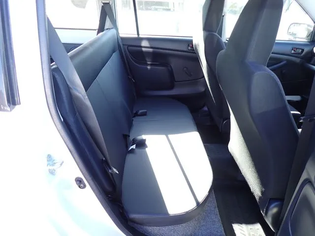 サクシードバン　２ＷＤ（トヨタ）の車両写真