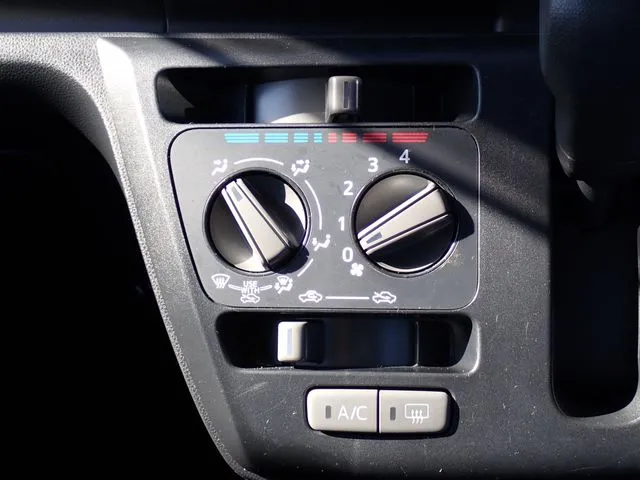 ミラ　イース（ダイハツ）の車両写真