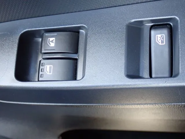 ミラ　イース（ダイハツ）の車両写真