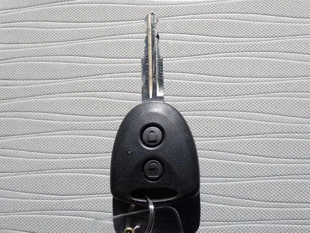 ミラ　イース（ダイハツ）の車両写真