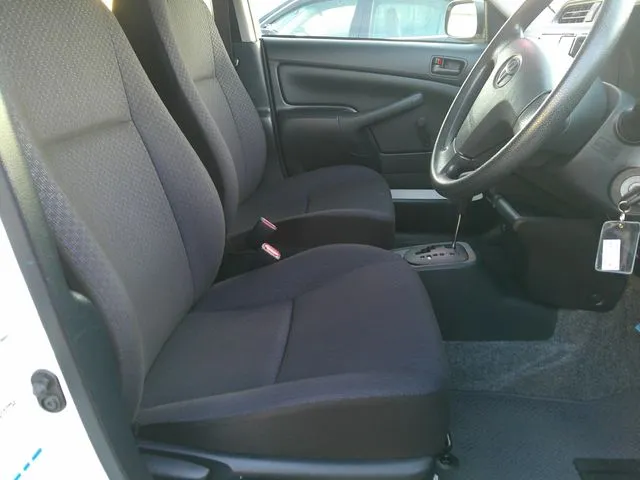 トヨタ プロボックスバン 4WD