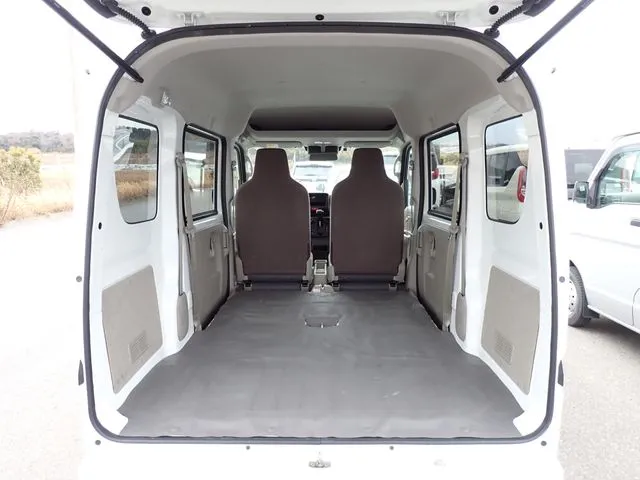 エブリイバン（スズキ）の車両写真