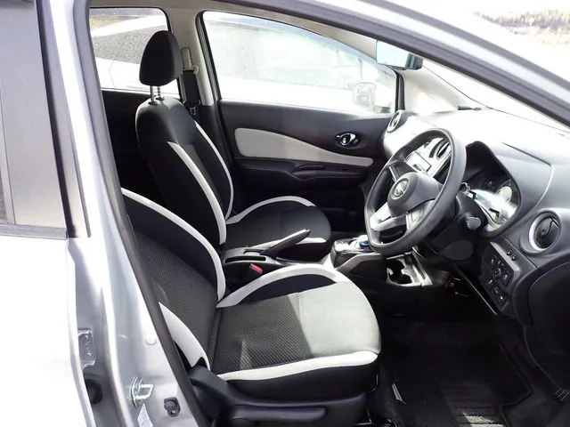 ノート(ニッサン)の車両写真