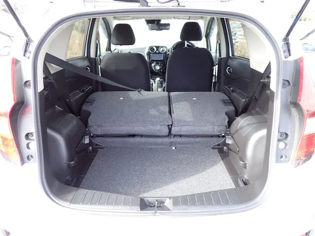 ノート(ニッサン)の車両写真