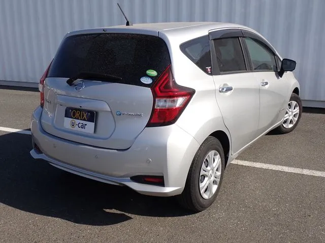 ノート(ニッサン)の車両写真