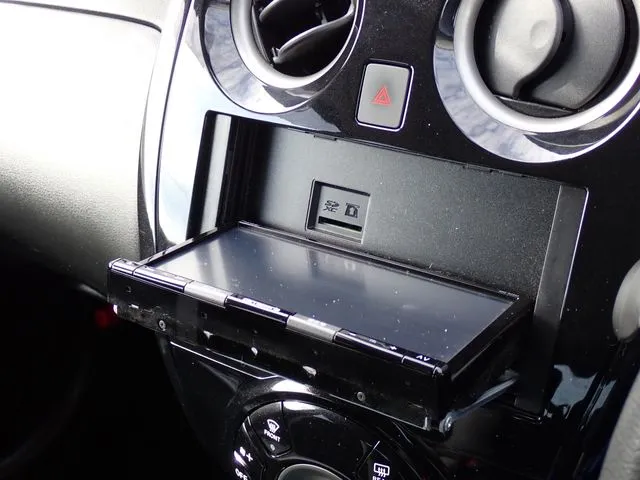 ノート(ニッサン)の車両写真