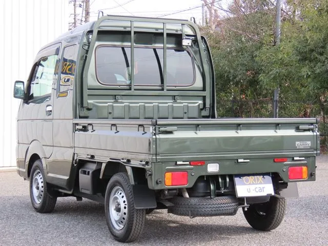 キャリイトラック　４ＷＤ（スズキ）の車両写真