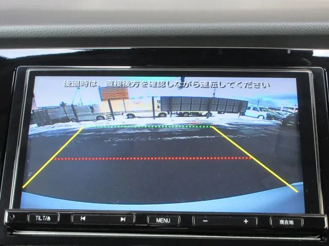 フィット　ｅ：ＨＥＶ　４ＷＤ（ホンダ）の車両写真