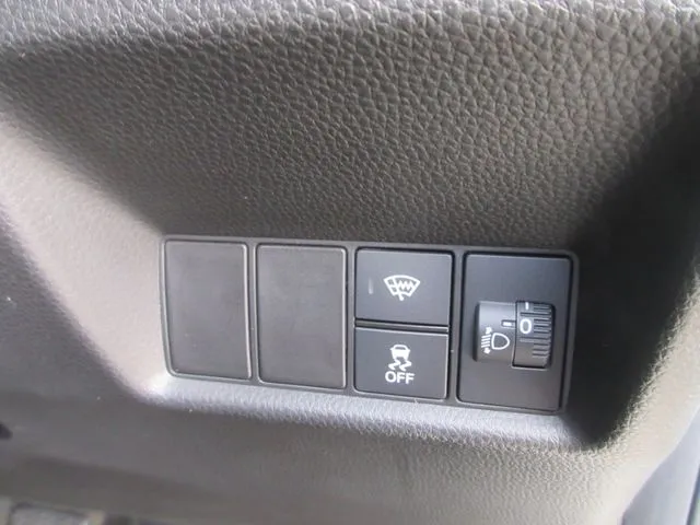 フィット　ｅ：ＨＥＶ　４ＷＤ（ホンダ）の車両写真