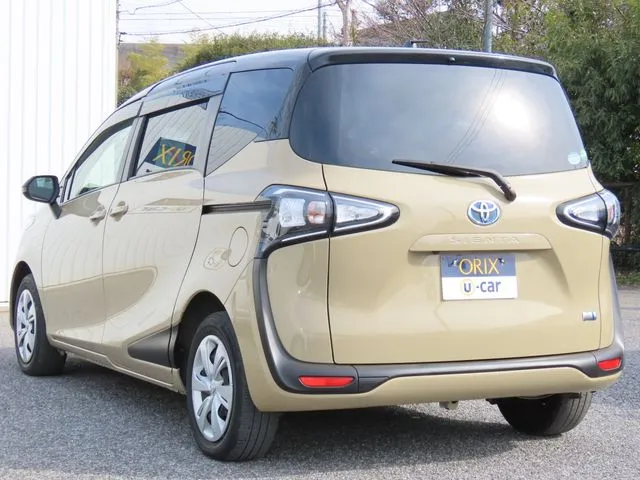 シエンタ　ハイブリッド（トヨタ）の車両写真