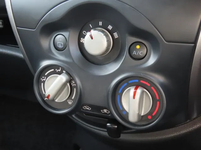 マーチ（ニッサン）の車両写真