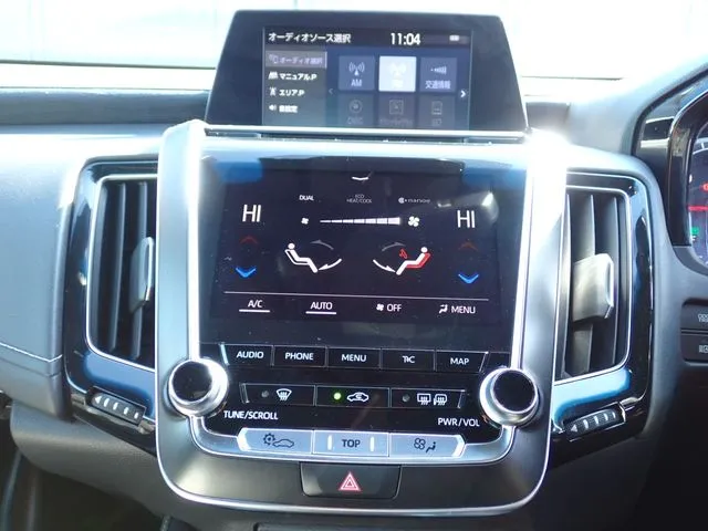 クラウン　セダン　ハイブリッド（トヨタ）の車両写真