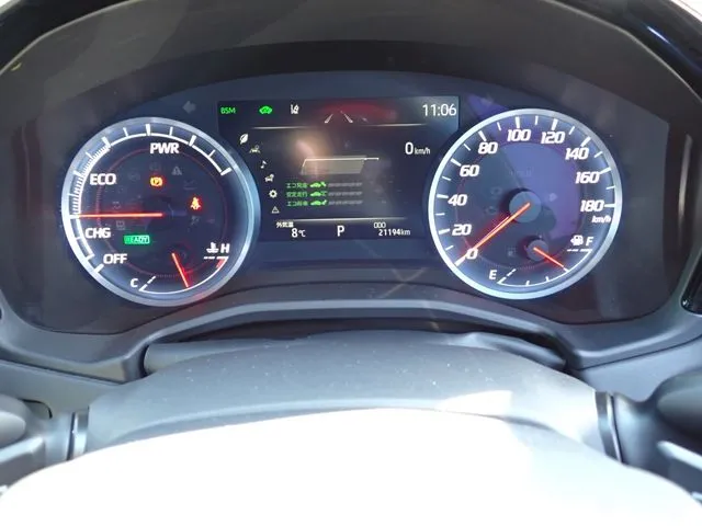 クラウン　セダン　ハイブリッド（トヨタ）の車両写真