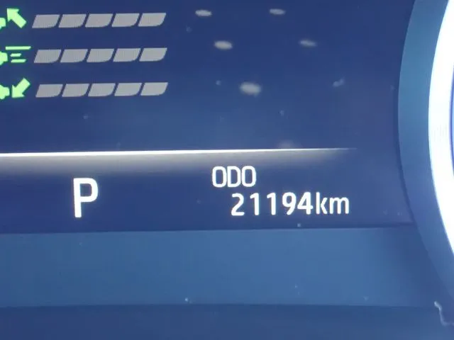 クラウン　セダン　ハイブリッド（トヨタ）の車両写真