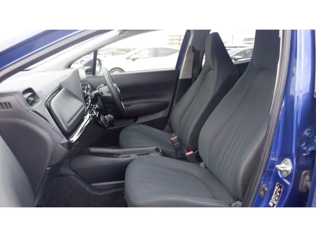 アクア（トヨタ）の車両写真