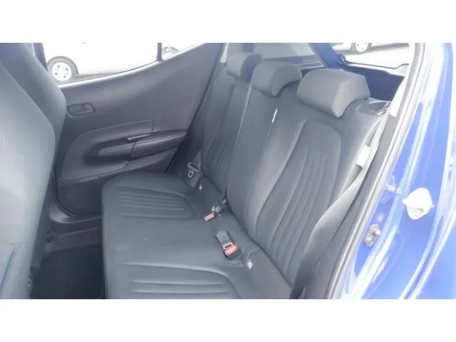 アクア（トヨタ）の車両写真