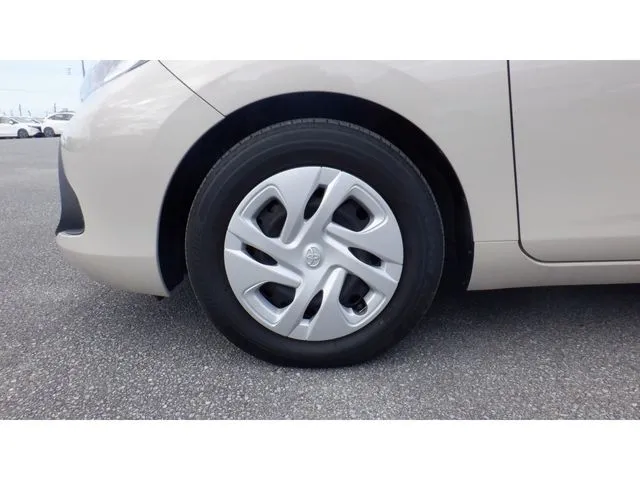 アクア（トヨタ）の車両写真