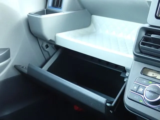 タント（ダイハツ）の車両写真