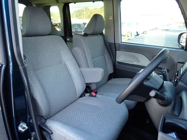 タント（ダイハツ）の車両写真