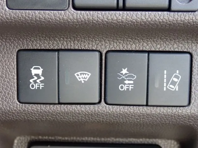 フリードプラス　ハイブリッド（ホンダ）の車両写真