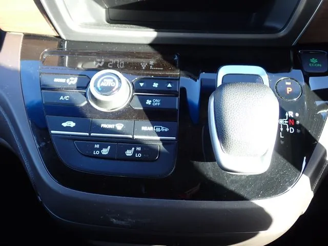 フリードプラス　ハイブリッド（ホンダ）の車両写真