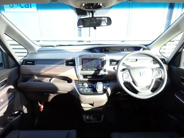 フリードプラス　ハイブリッド（ホンダ）の車両写真