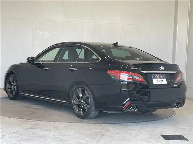 クラウン　セダン　ハイブリッド（トヨタ）の車両写真