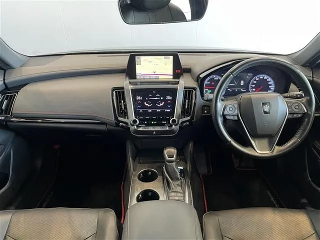 クラウン　セダン　ハイブリッド（トヨタ）の車両写真