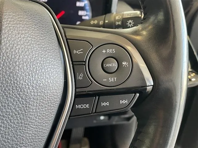 クラウン　セダン　ハイブリッド（トヨタ）の車両写真