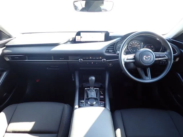 MAZDA3 セダン(マツダ)の車両写真