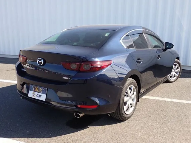 MAZDA3 セダン(マツダ)の車両写真