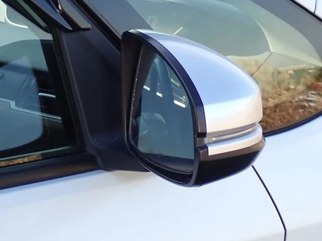 フリードプラス（ホンダ）の車両写真