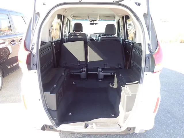 フリードプラス（ホンダ）の車両写真