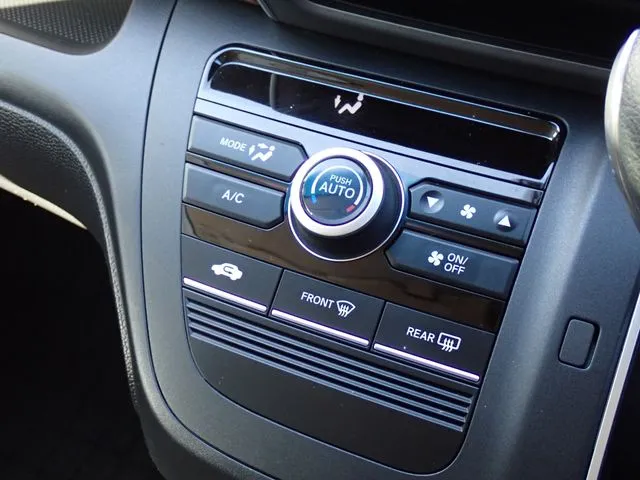 フリードプラス（ホンダ）の車両写真