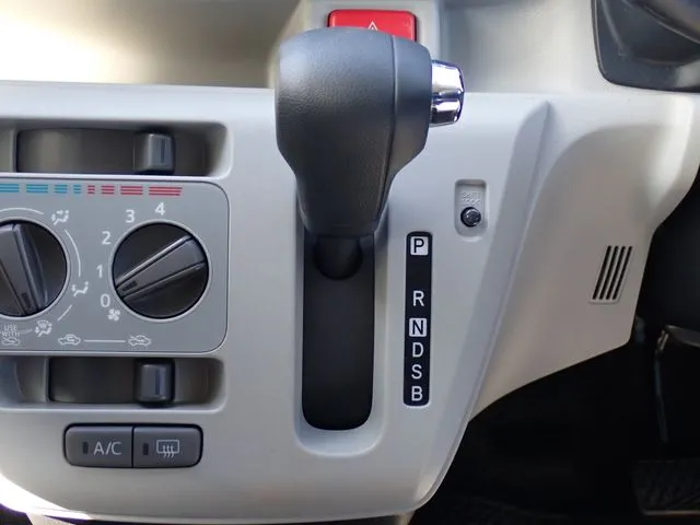 ダイハツ ミラ イース