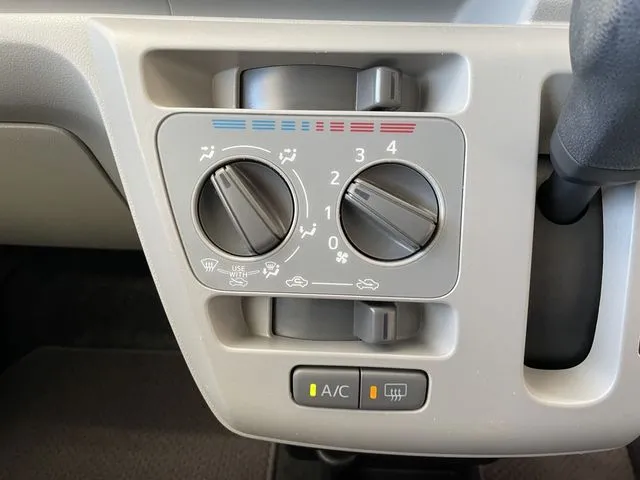 ミラ イース(ダイハツ)の車両写真