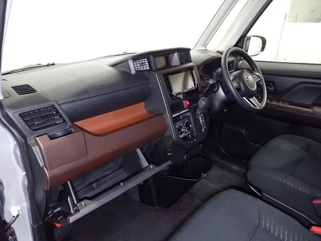 トヨタ　タンク