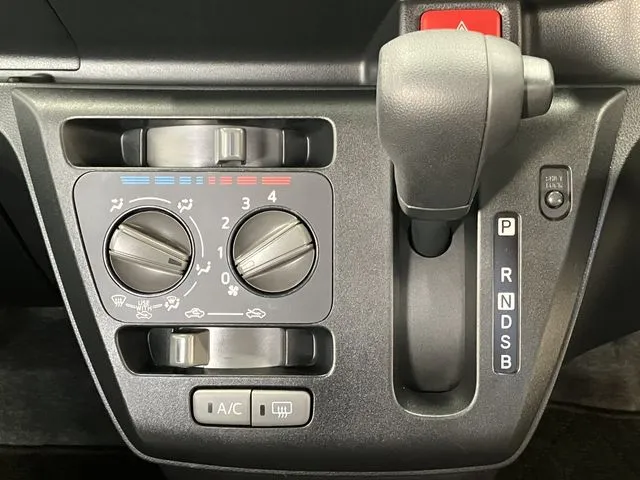 ミラ イース(ダイハツ)の車両写真