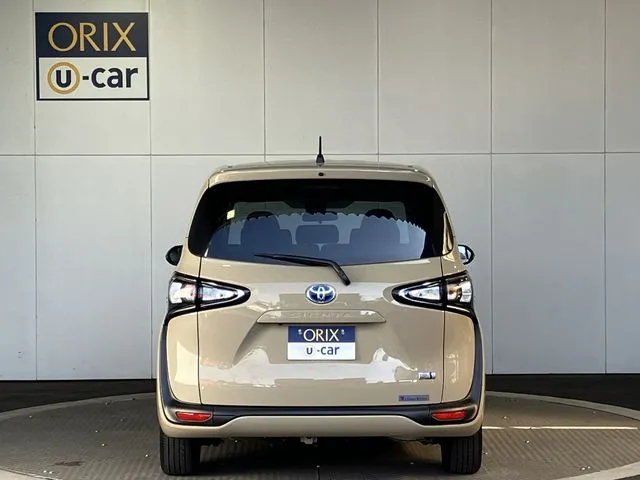 シエンタ　ハイブリッド（トヨタ）の車両写真