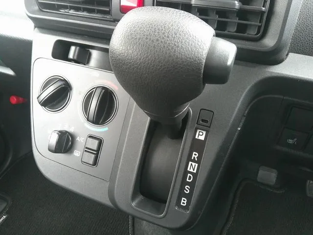 ダイハツ　タント　４ＷＤ