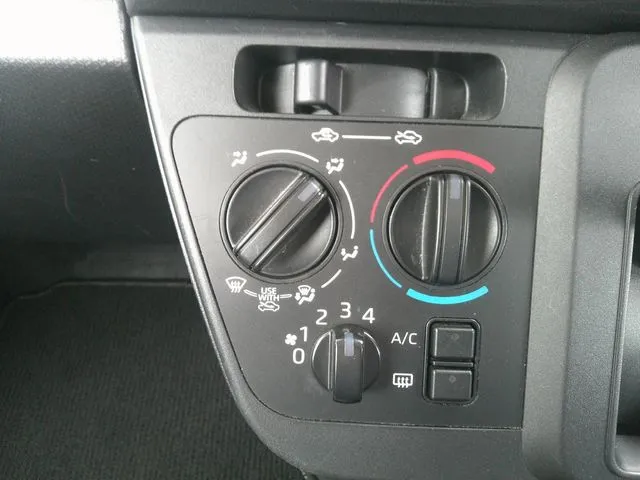 ダイハツ　タント　４ＷＤ