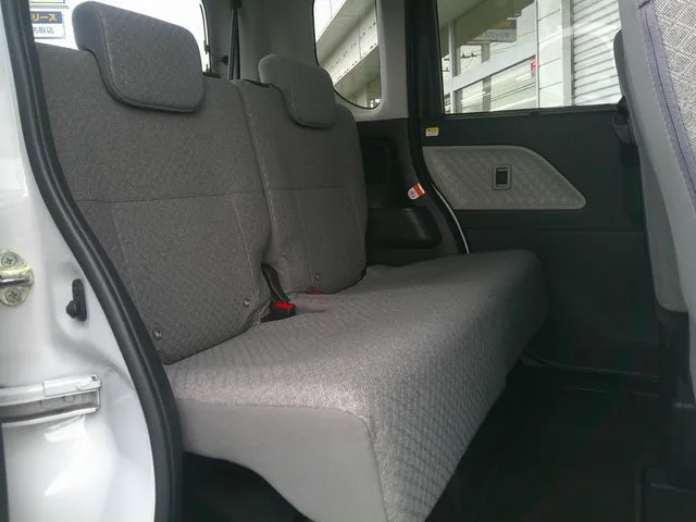 ダイハツ　タント　４ＷＤ