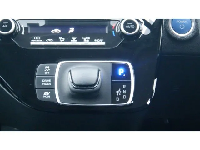 アクア（トヨタ）の車両写真