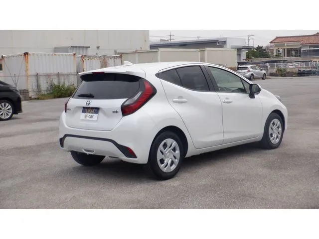 アクア（トヨタ）の車両写真