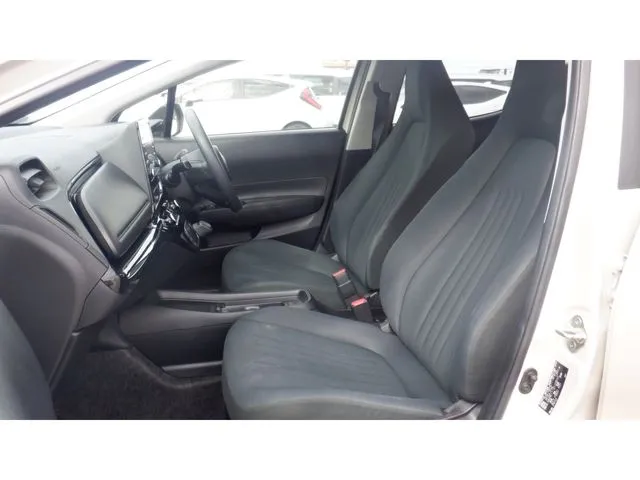 アクア（トヨタ）の車両写真