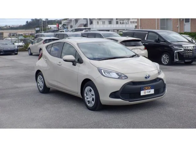 アクア（トヨタ）の車両写真