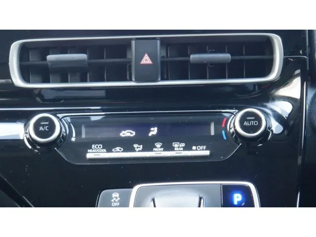 アクア（トヨタ）の車両写真